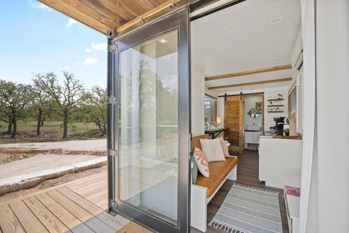 New The Texas Retreat-Container Home Fredericksburg Zewnętrze zdjęcie